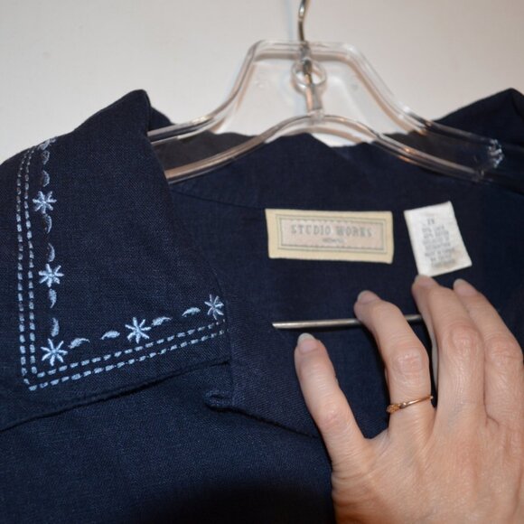 STUDIO WORKS Woman Linen-Rayon Navy Blue Button-Down Shirt Embroidery 2X - Picture 2 of 9